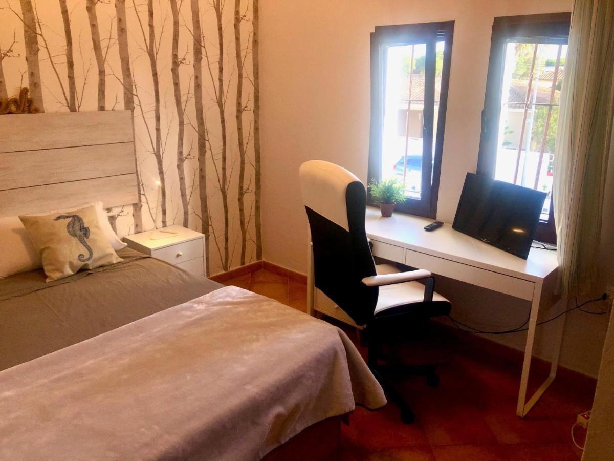 Gatu Premium Villa Lurberri Piscina Privada, 4 Dormitorios, 2 Banos, Parking , Jardines, " Preferente Mayores De 25 Anos Y Familias " In Y Barbacoa Chiclana de la Frontera Exterior photo